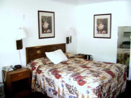 Executive Inn & Suites Lakeview Ngoại thất bức ảnh