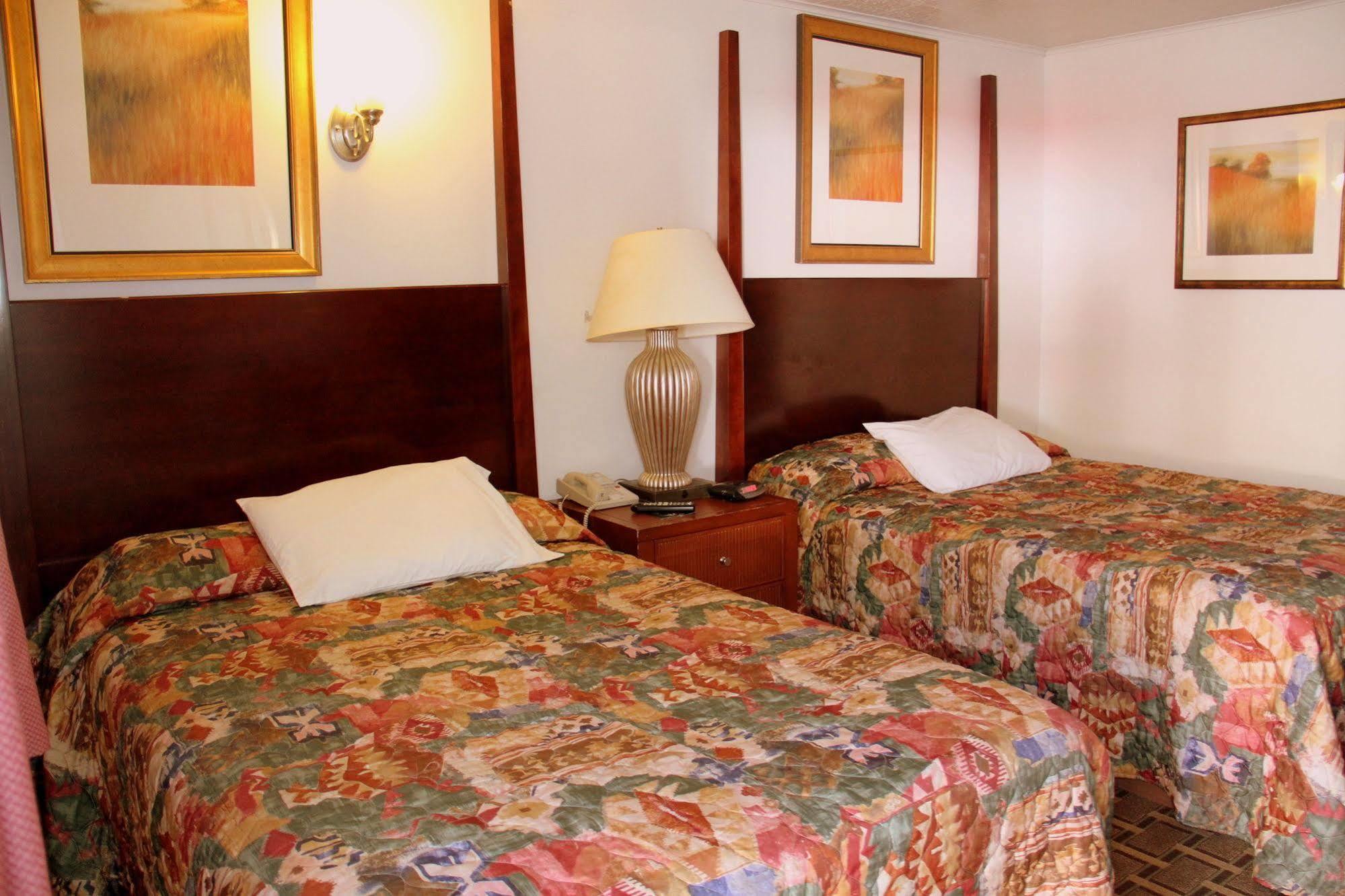 Executive Inn & Suites Lakeview Ngoại thất bức ảnh