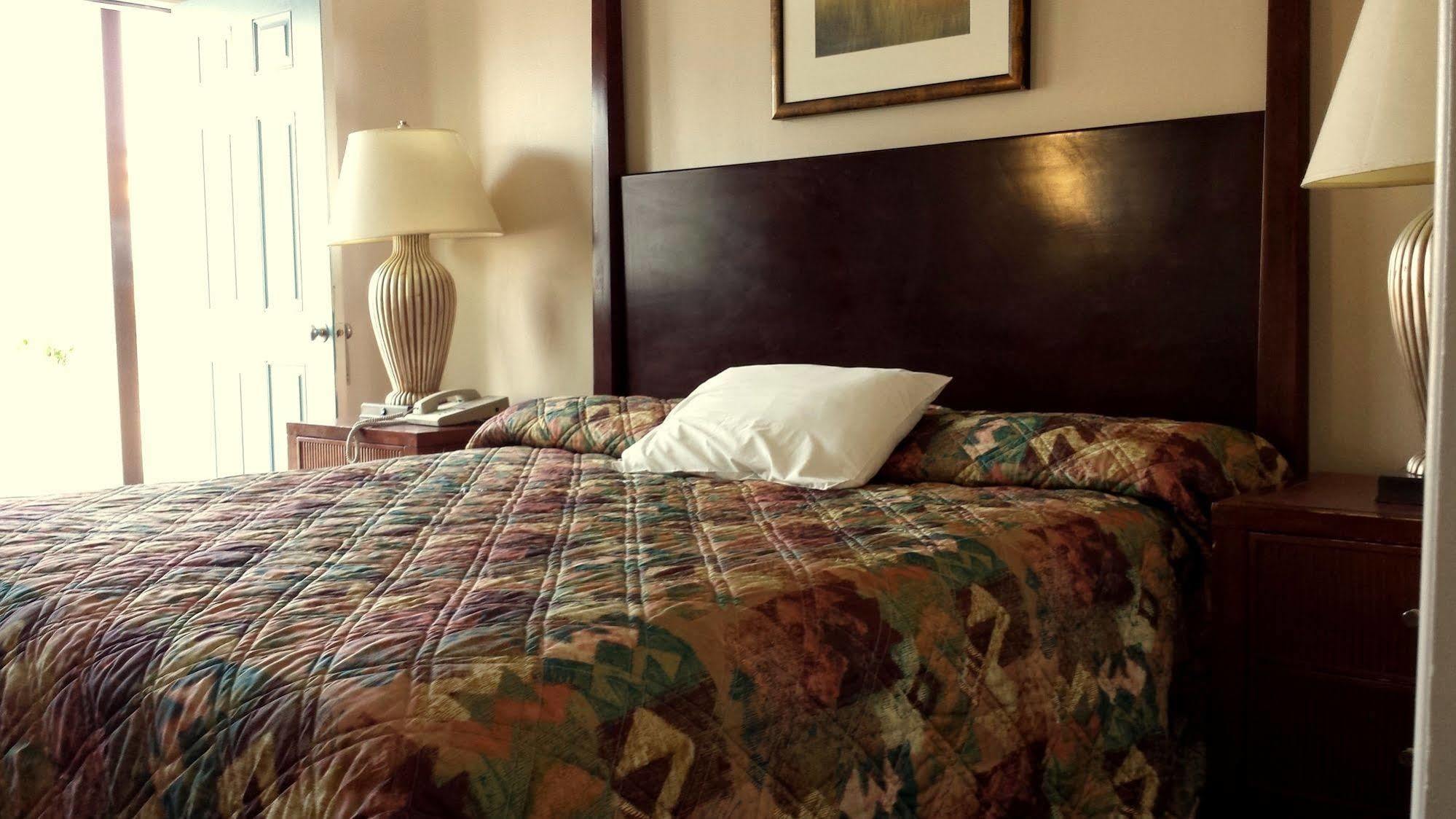 Executive Inn & Suites Lakeview Ngoại thất bức ảnh