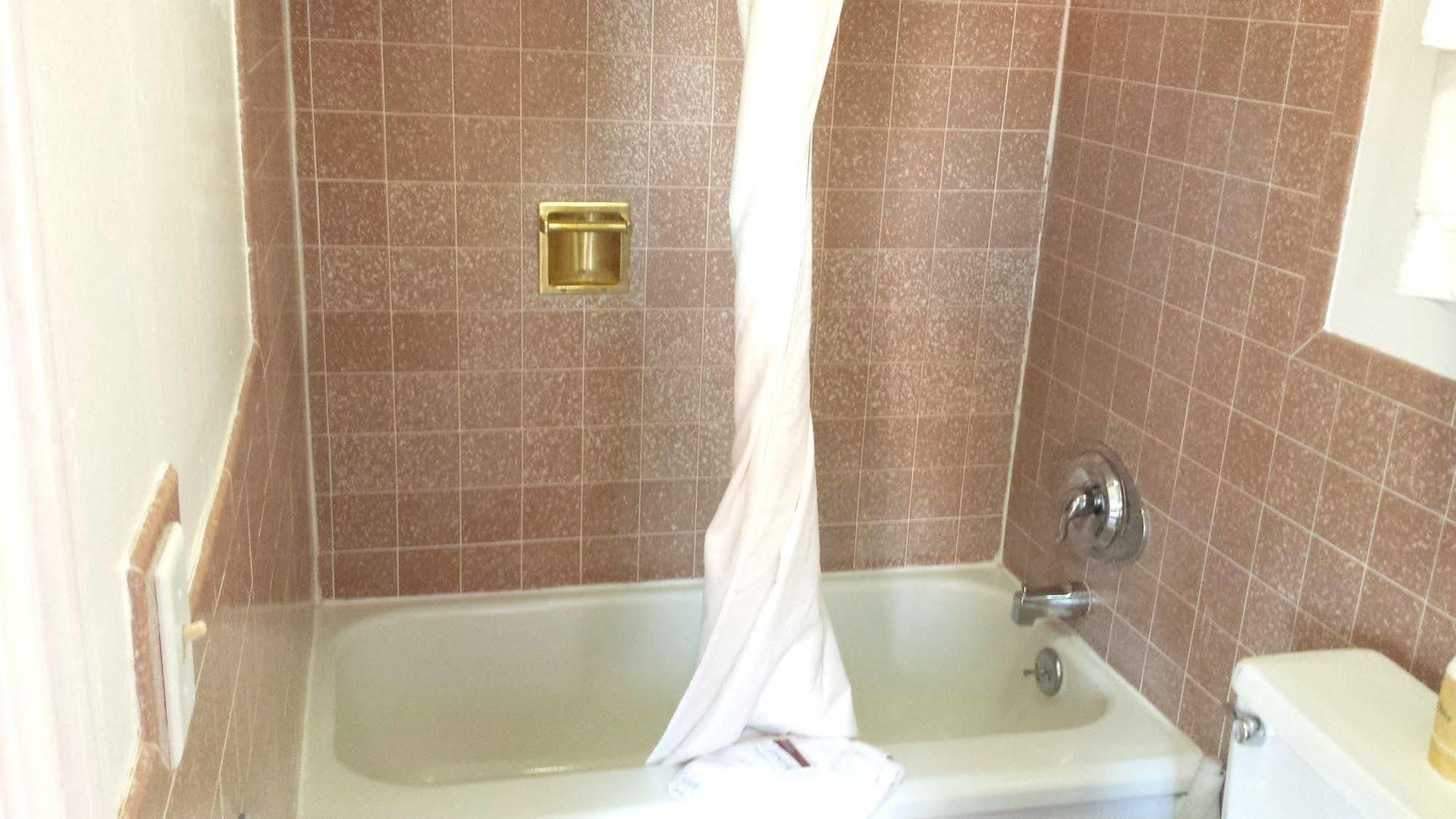 Executive Inn & Suites Lakeview Ngoại thất bức ảnh